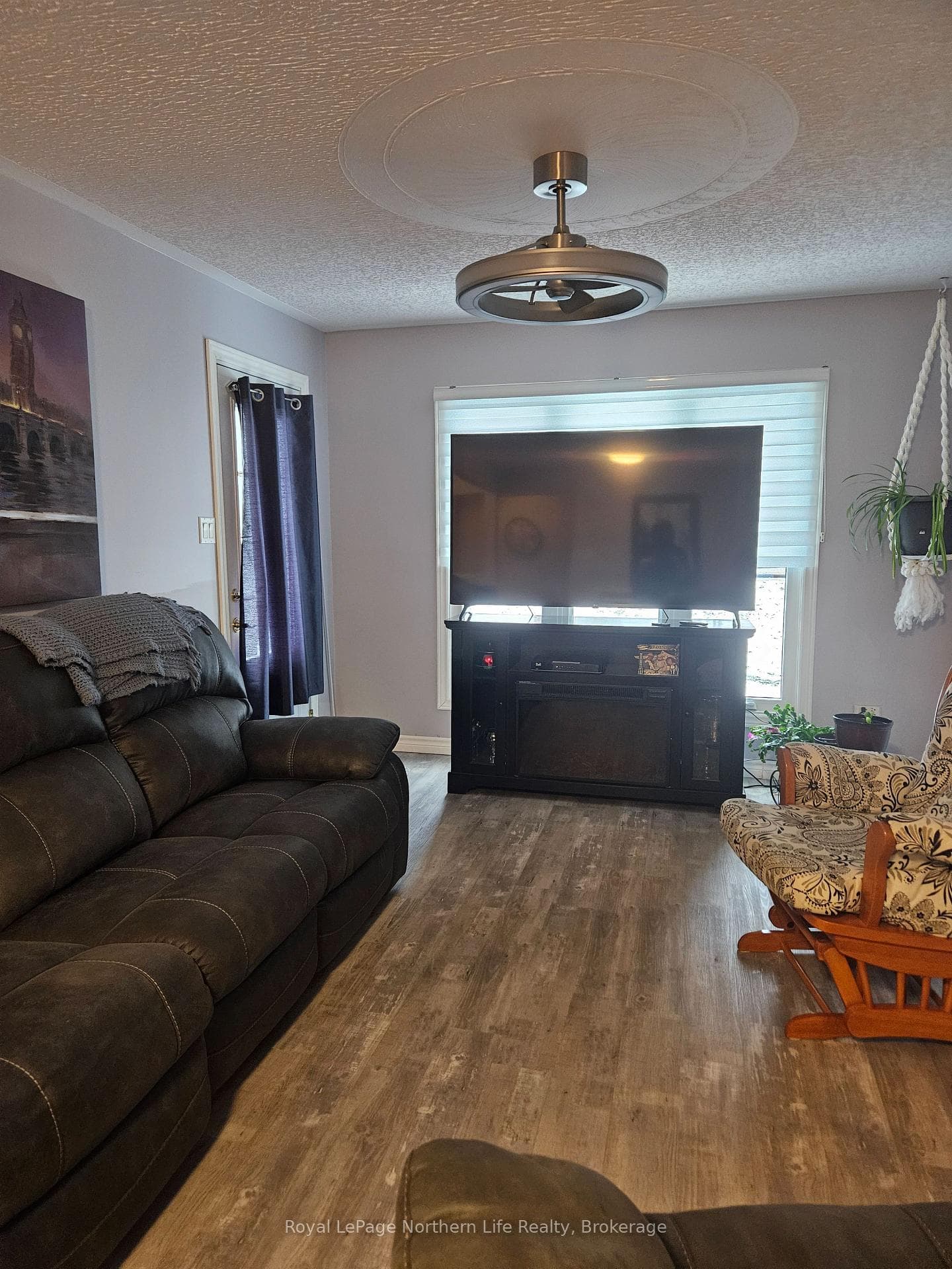 431 BRYDGES Street photo 9