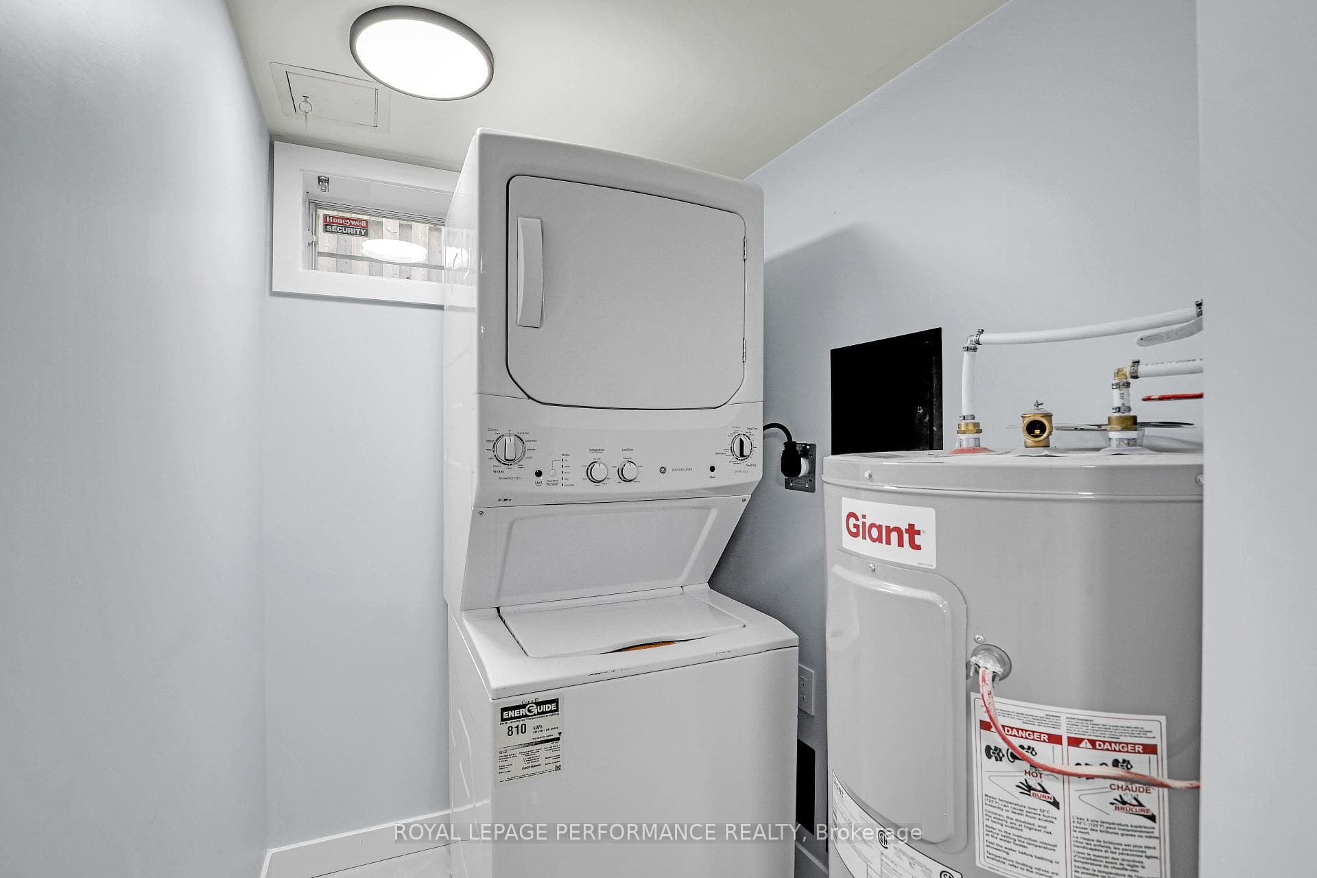 934 Smyth Road Unit Unit B ( basement) photo 7