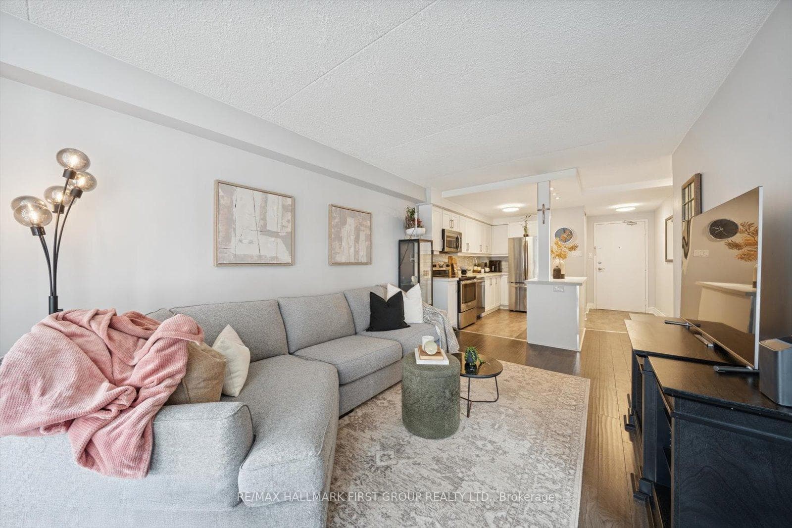 1540 Pickering Parkway Unit 303 photo 11