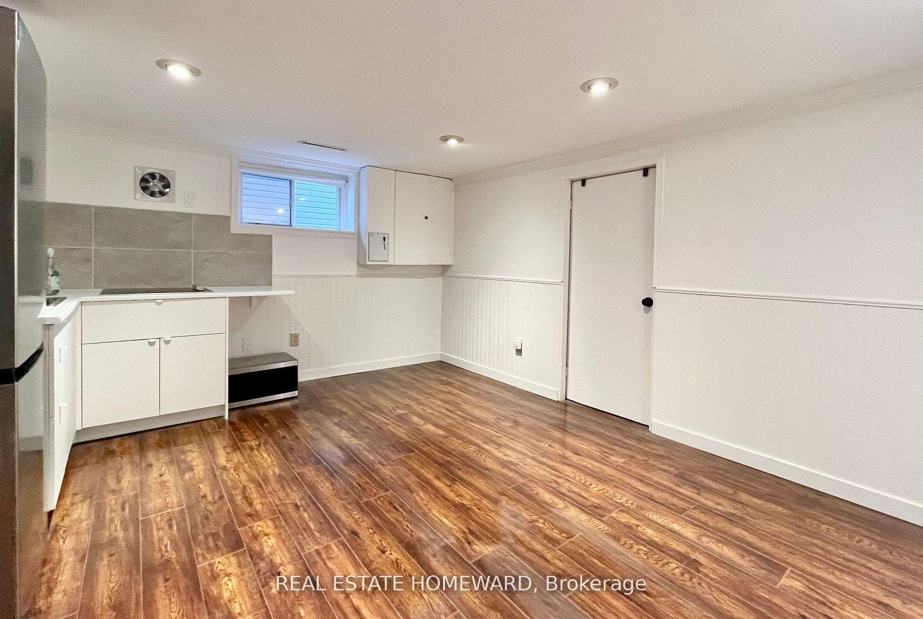 27 Sharpe Street Unit Lower photo 9