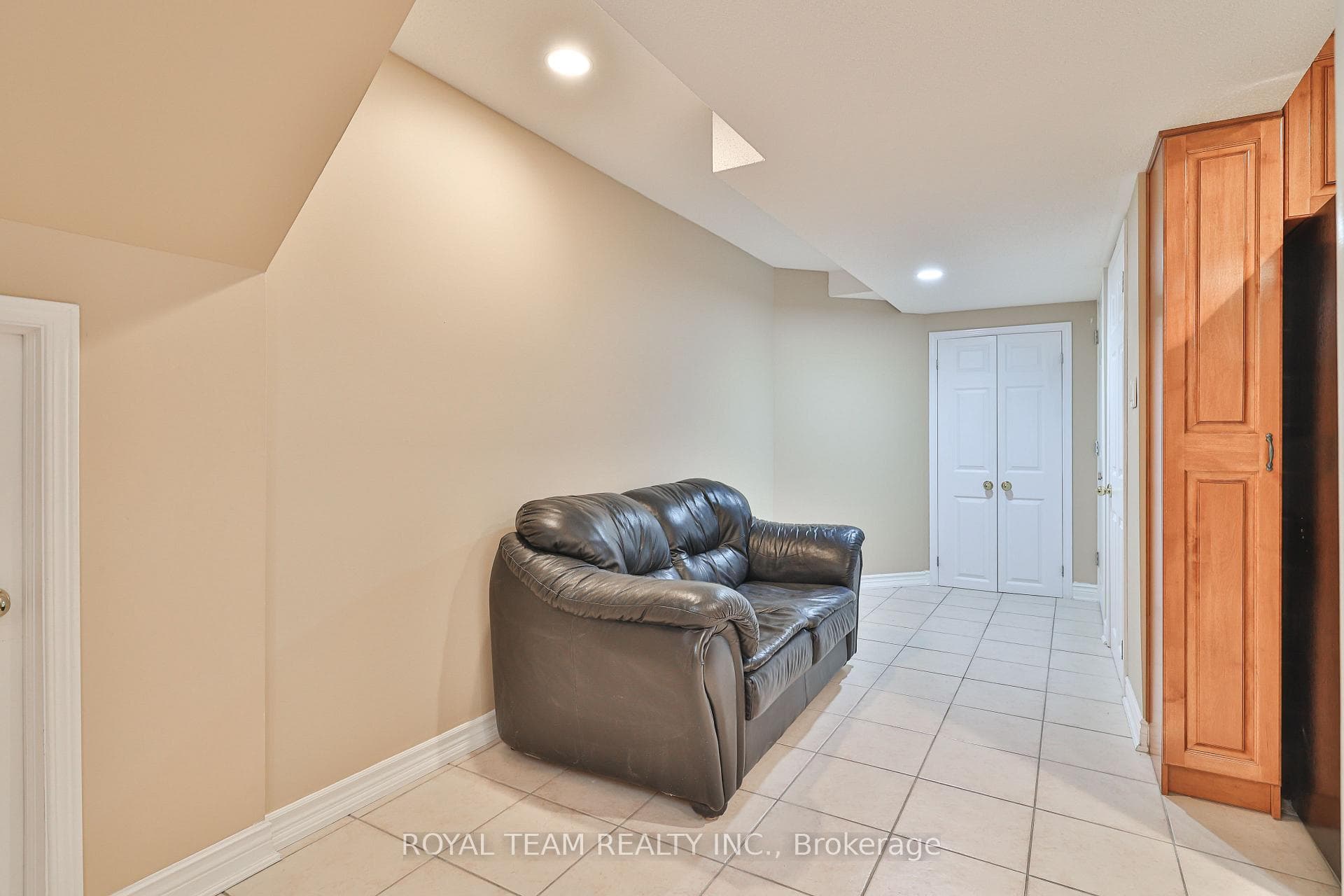 62 Kingly Crest Way Unit Lower photo 11