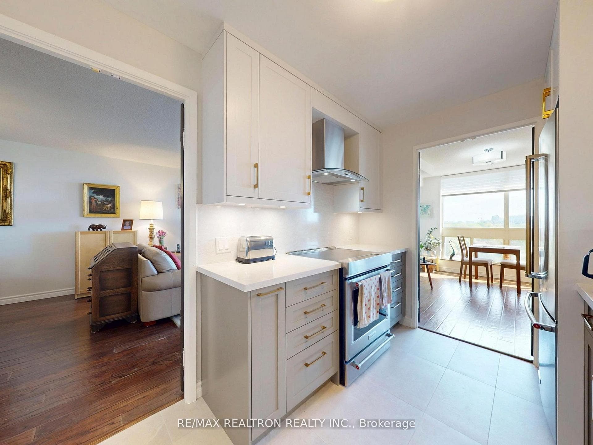 5 Kenneth Avenue Unit 1208 photo 8