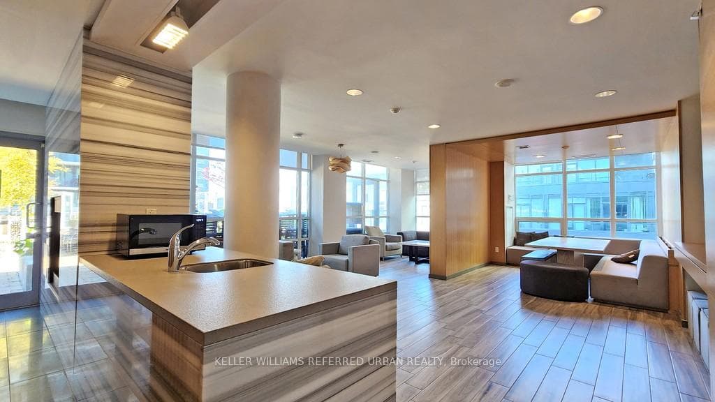15 Bruyeres Mews Unit 202 photo 38