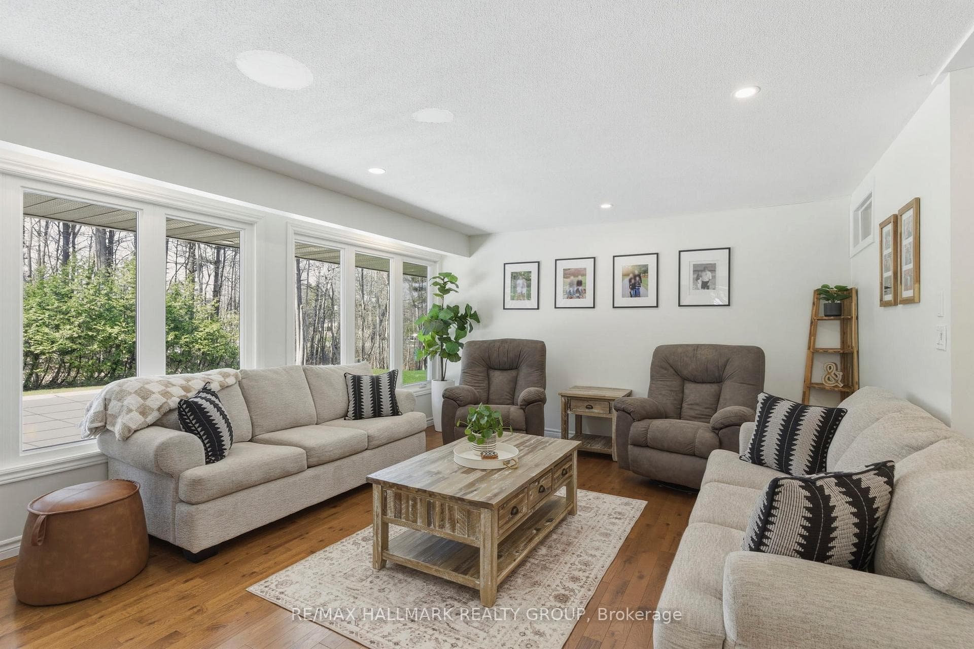 408 Yole Crescent photo 7