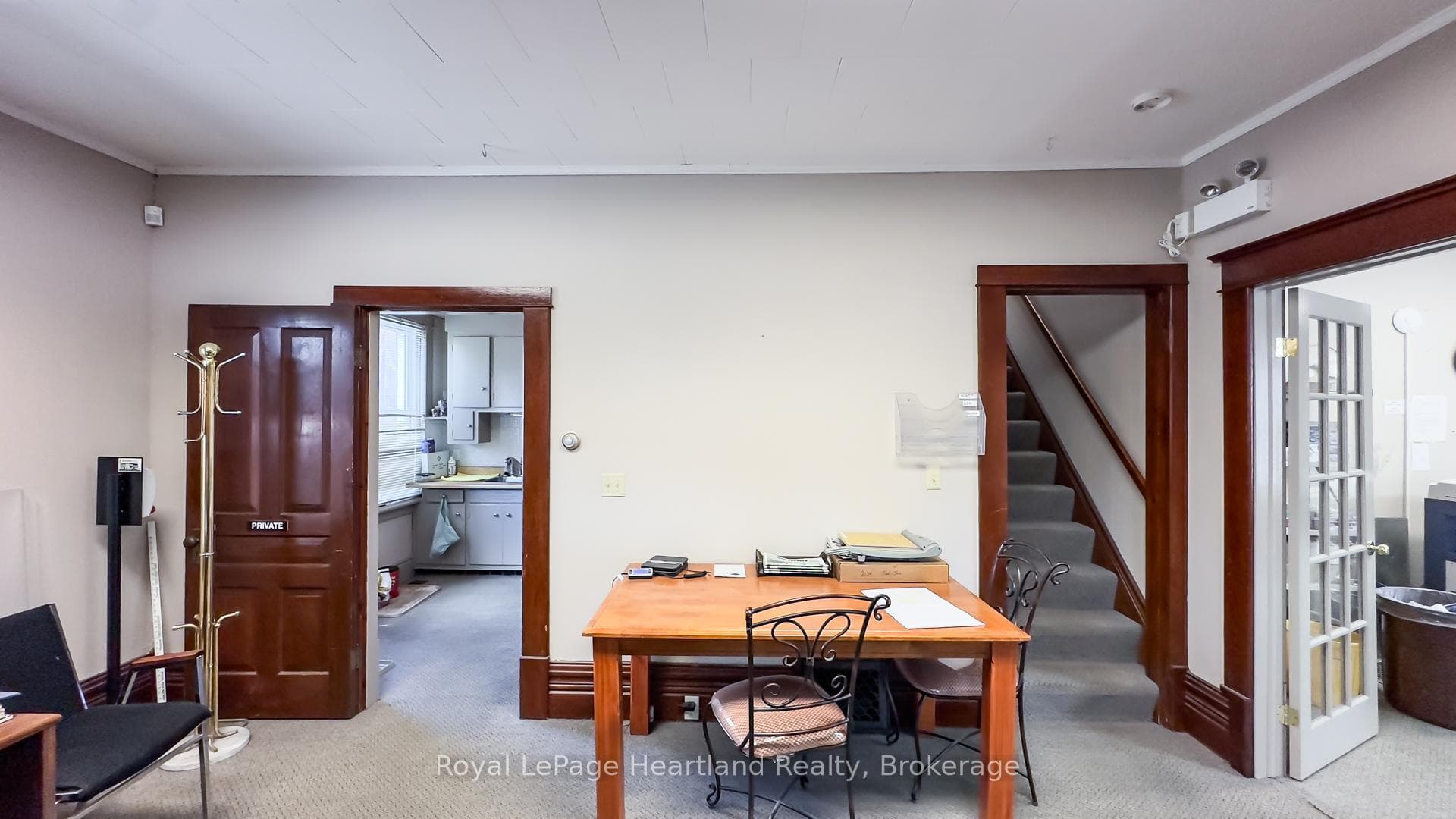 401 QUEEN Street photo 29