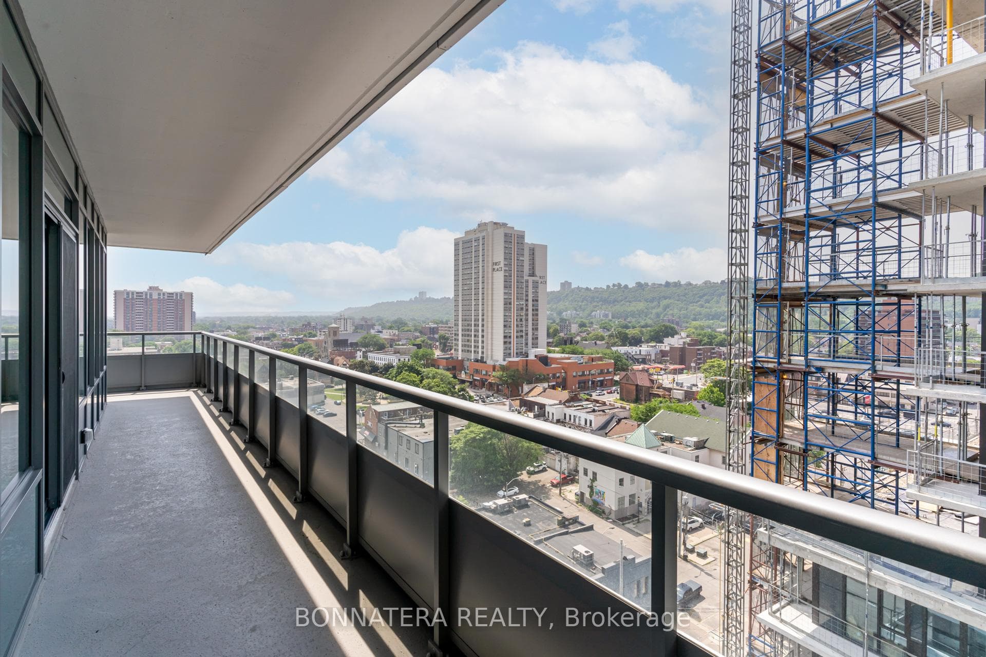 212 King William Street Unit 1205 photo 19