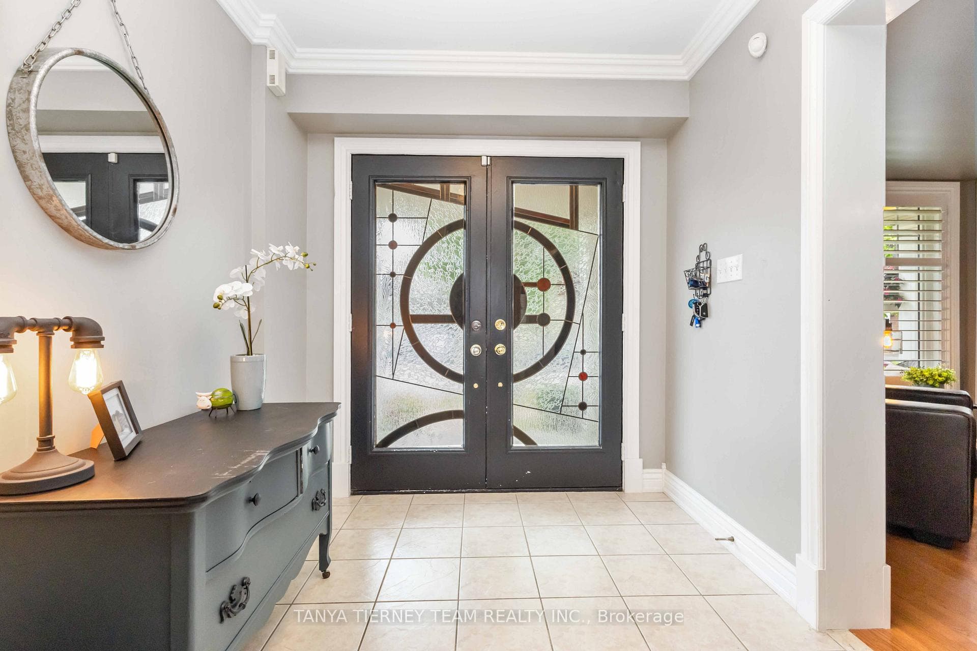 11 Claridge Crescent photo 4