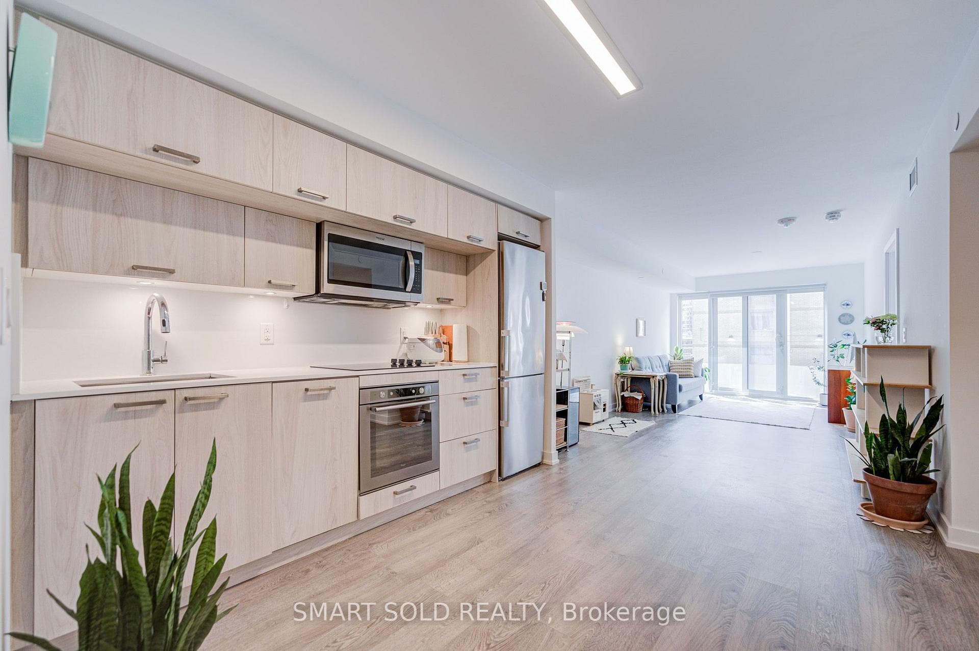 50 Mccaul Street Unit 813 photo 1