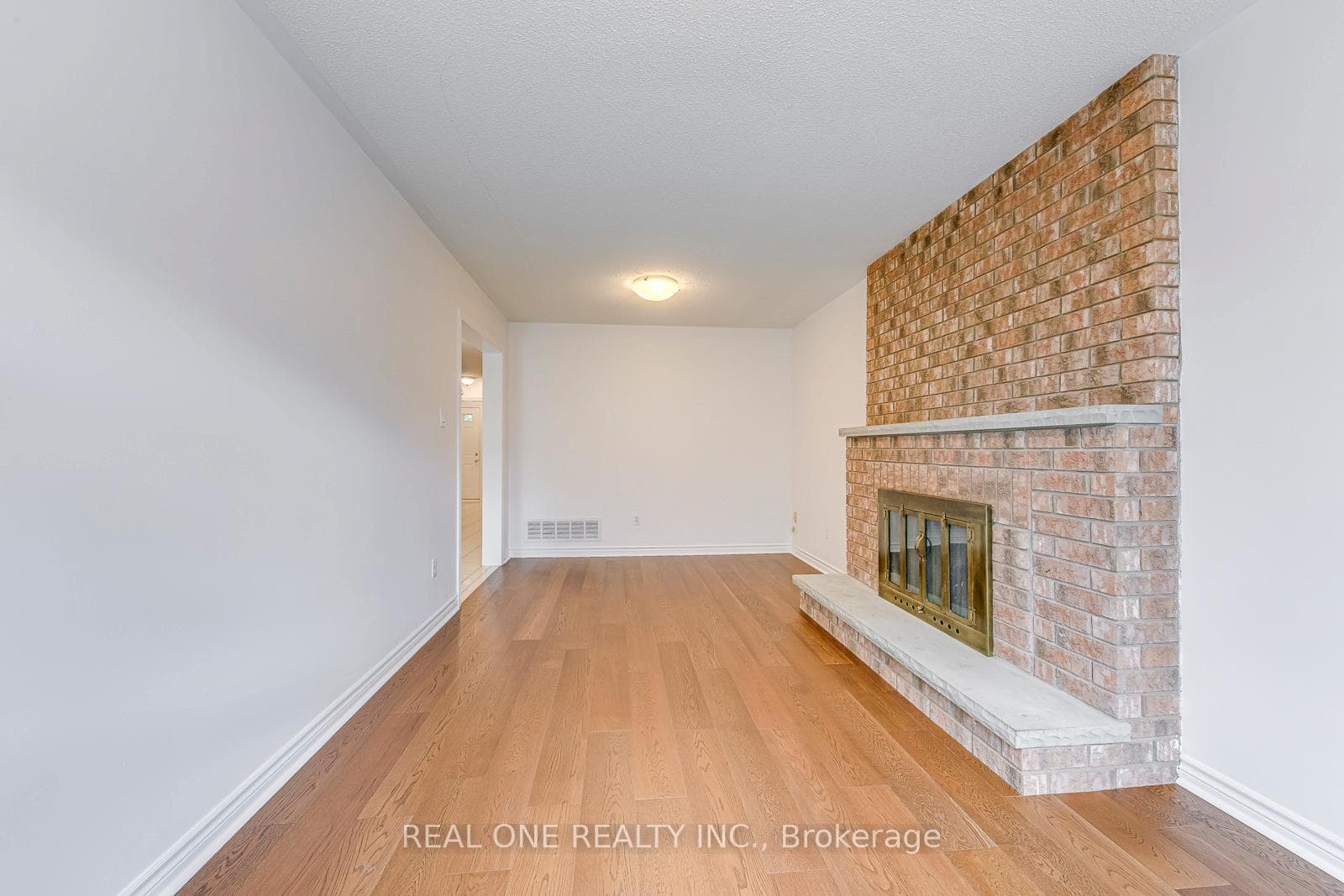 5192 Castlefield Drive photo 17