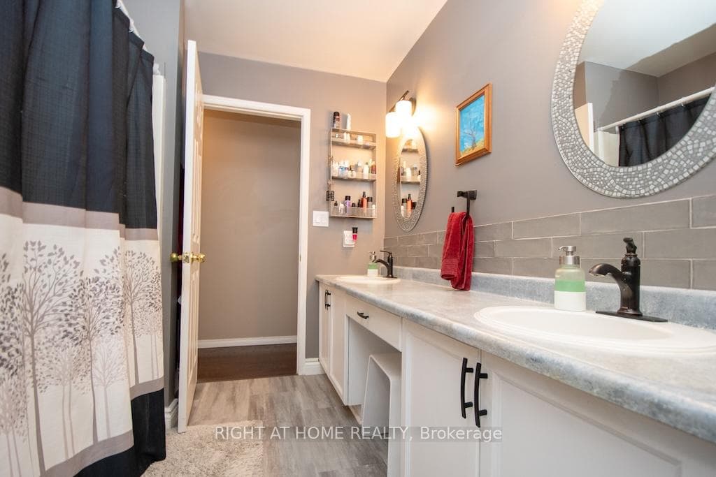 10 Kalman Drive photo 27