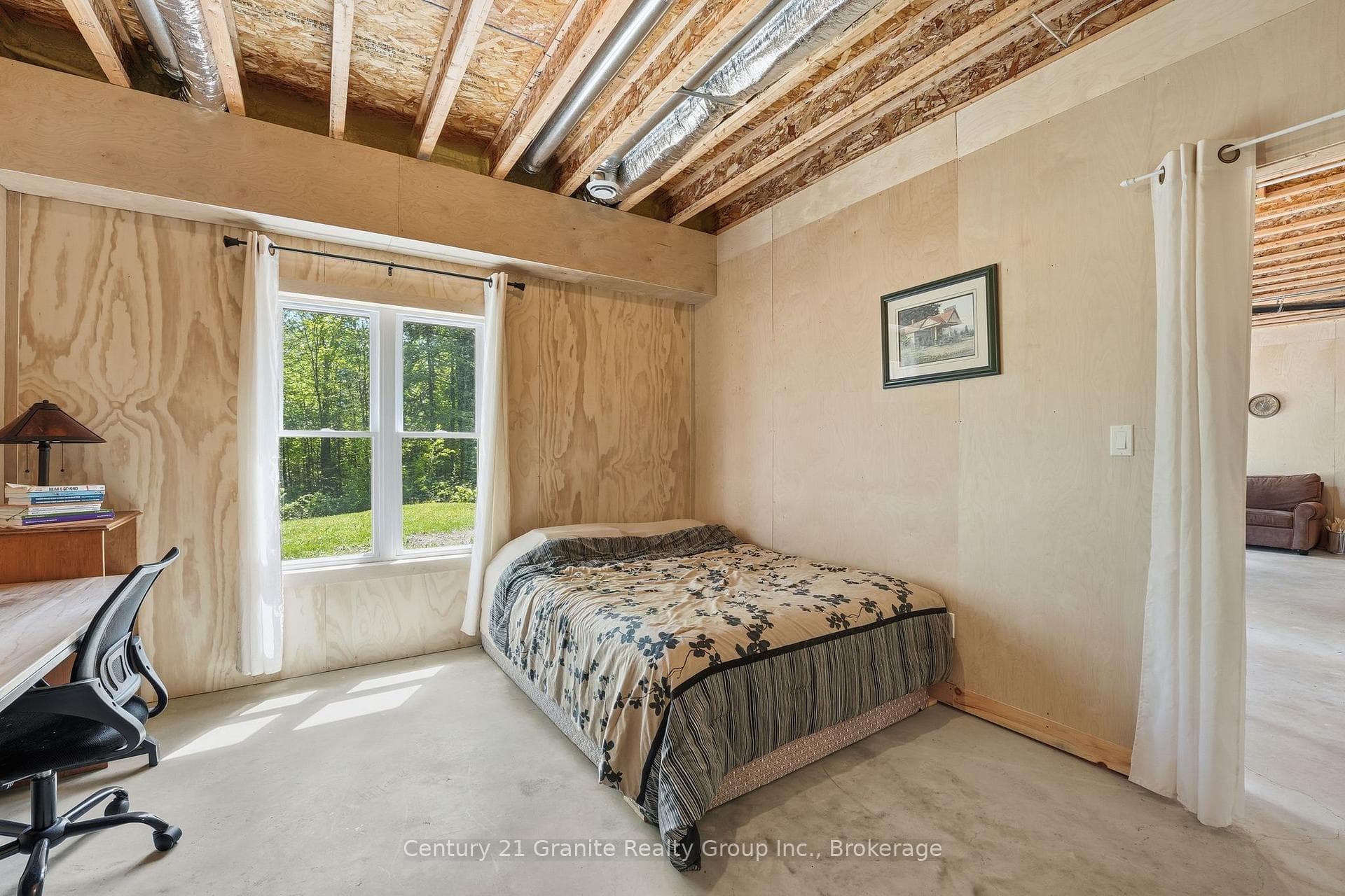 1048 Bacon Road photo 19