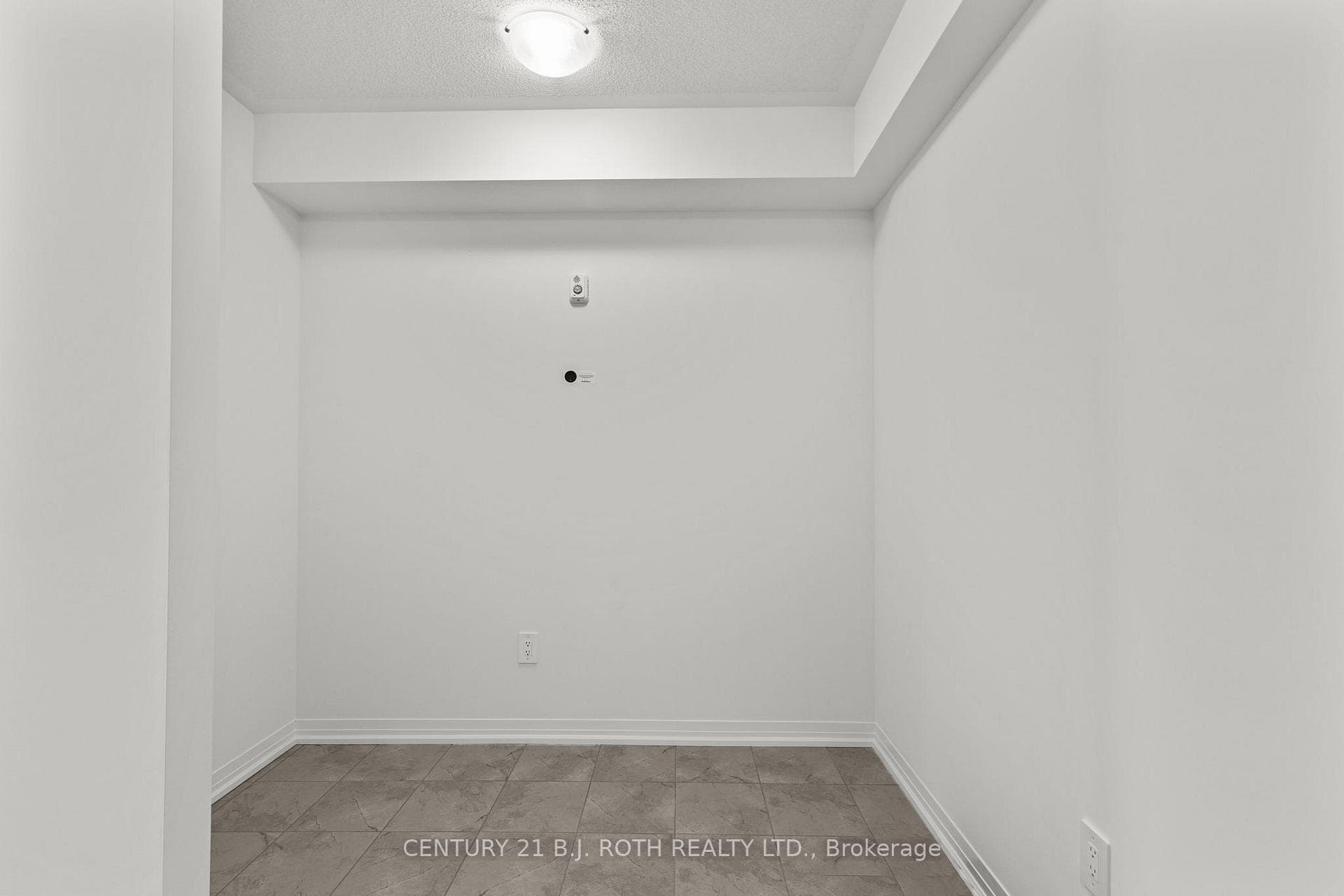 15 KNEESHAW Drive Unit 311 photo 6