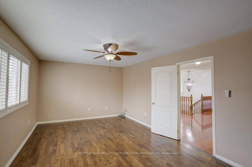8 Waterdale Road photo 26