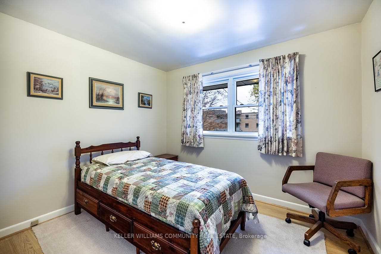 904 Sherbrooke Street photo 24
