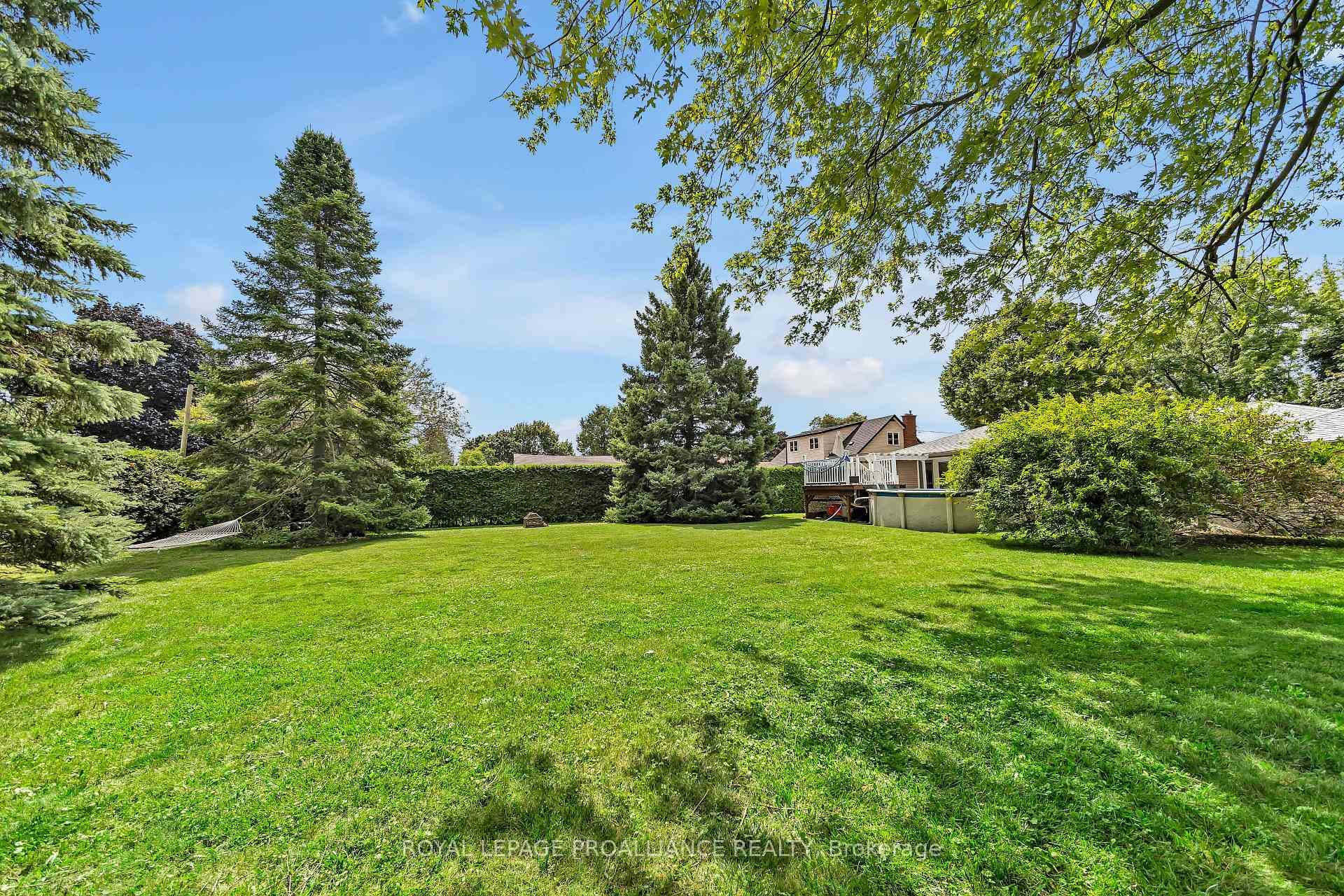 223 Garrard Road photo 38