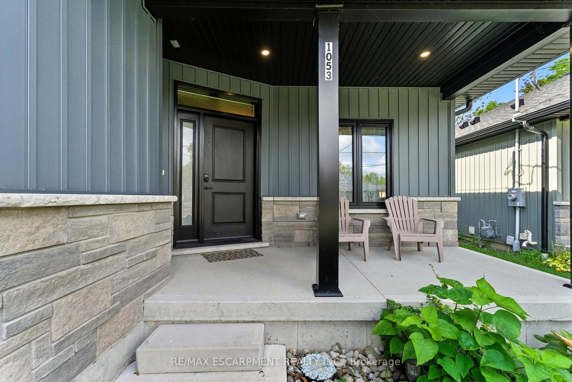 1053 Bay Street photo 16