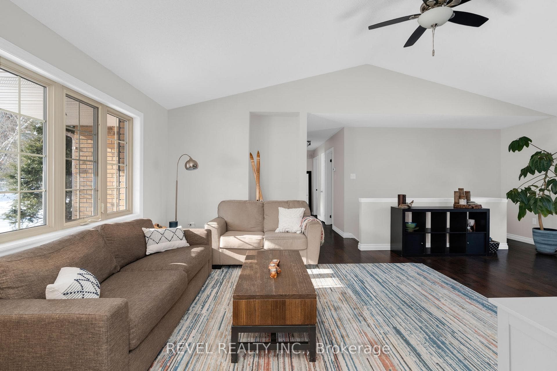 32 Hickory Lane photo 9