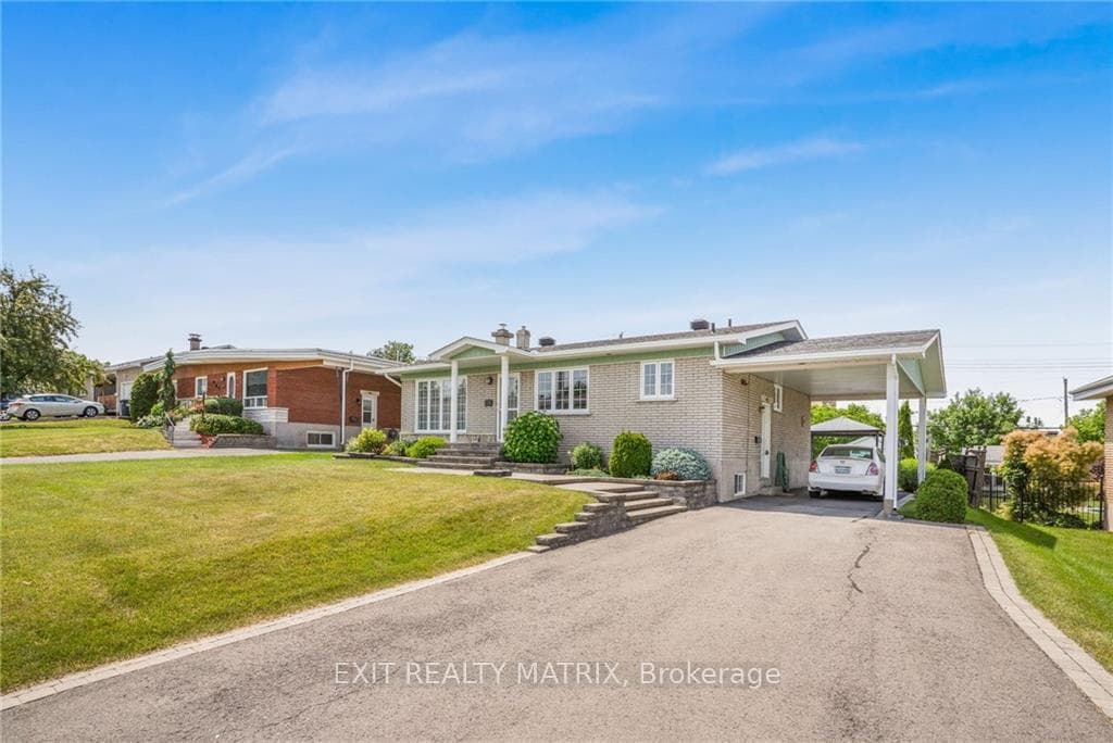 578 THERIAULT Street photo 3