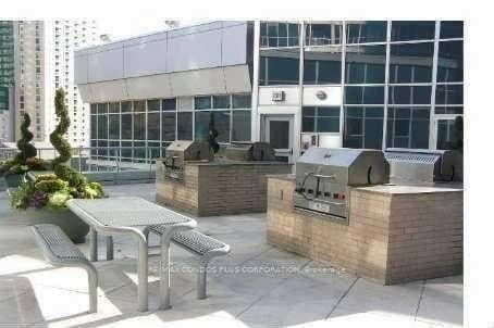 208 Queens Quay Unit PH2 photo 40