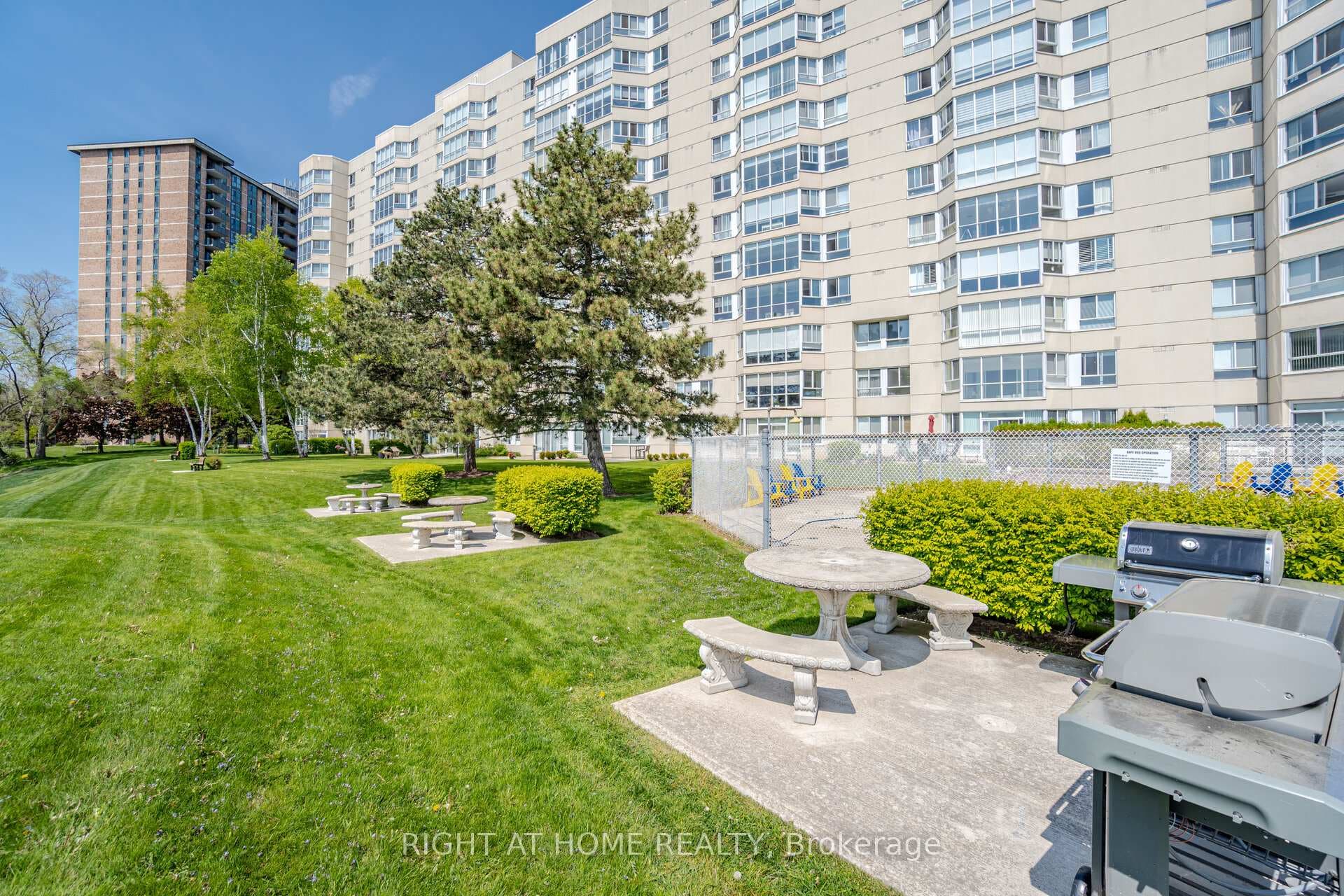 5280 Lakeshore Road Unit 1104 photo 35