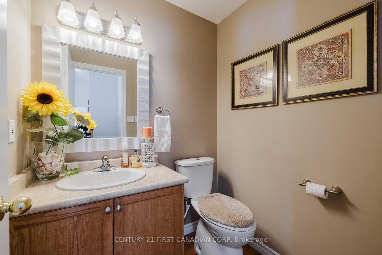 937 Silversmith Street photo 22