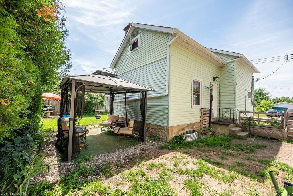 521 JULIEN Street photo 3