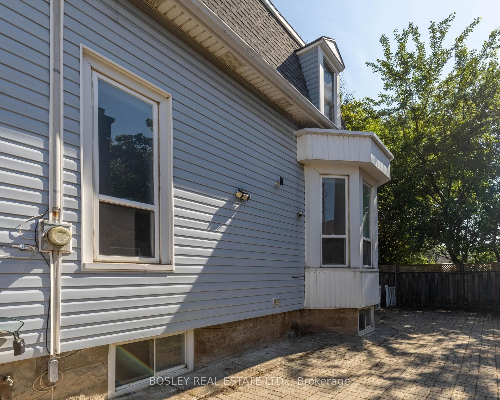 4466 Fourth Avenue photo 4