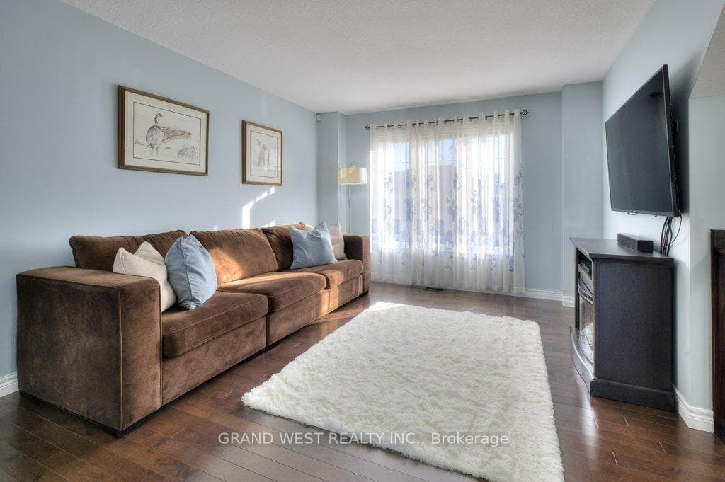 24 Taylor Drive photo 9
