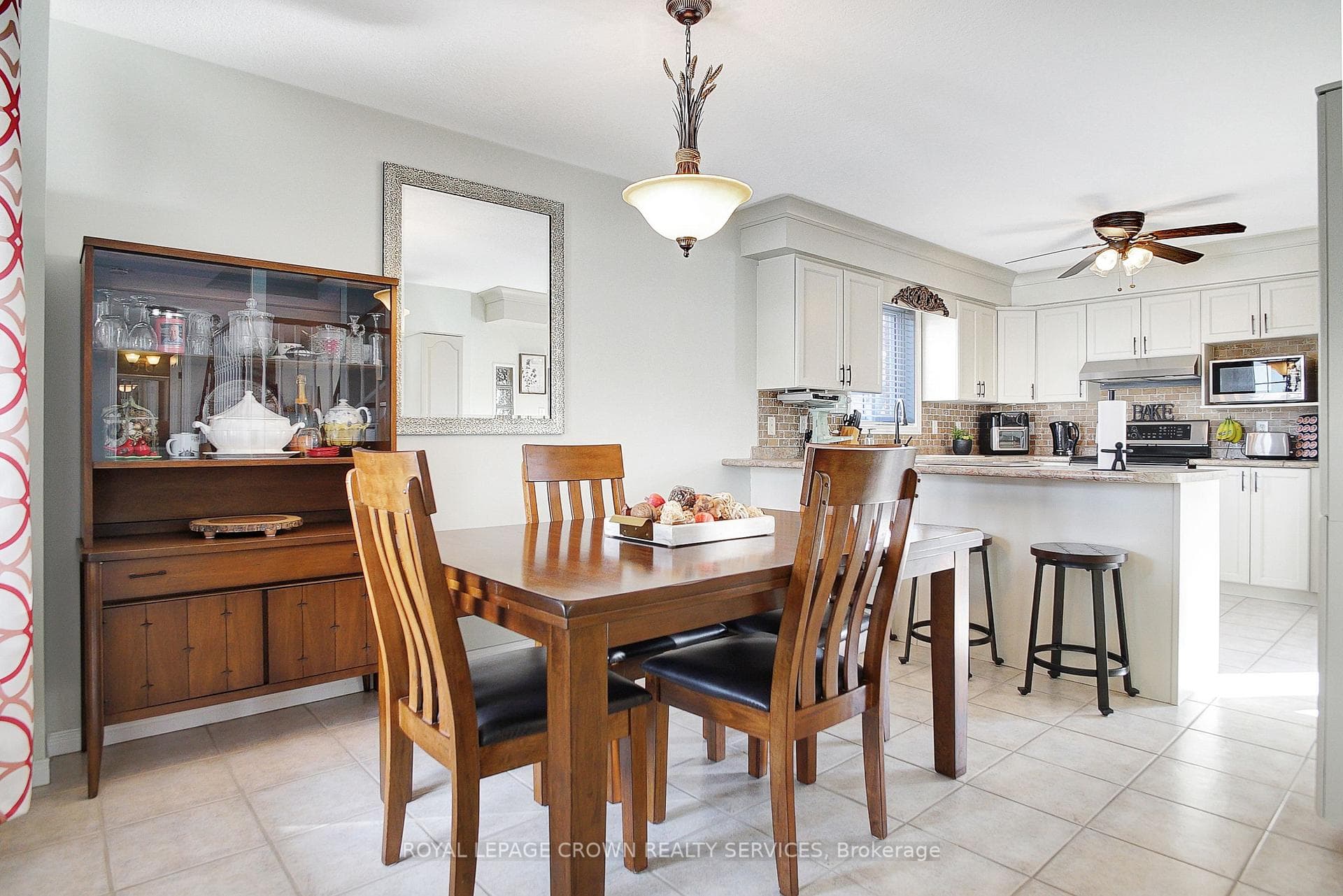 160 Gatehouse Drive photo 6