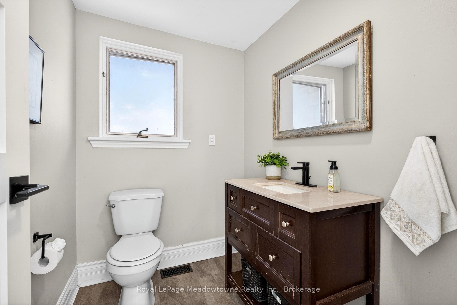 8122 Eramosa Garafraxa Townline photo 19