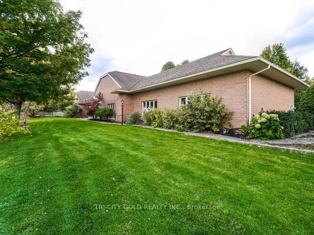 16 OCHS Drive photo 2