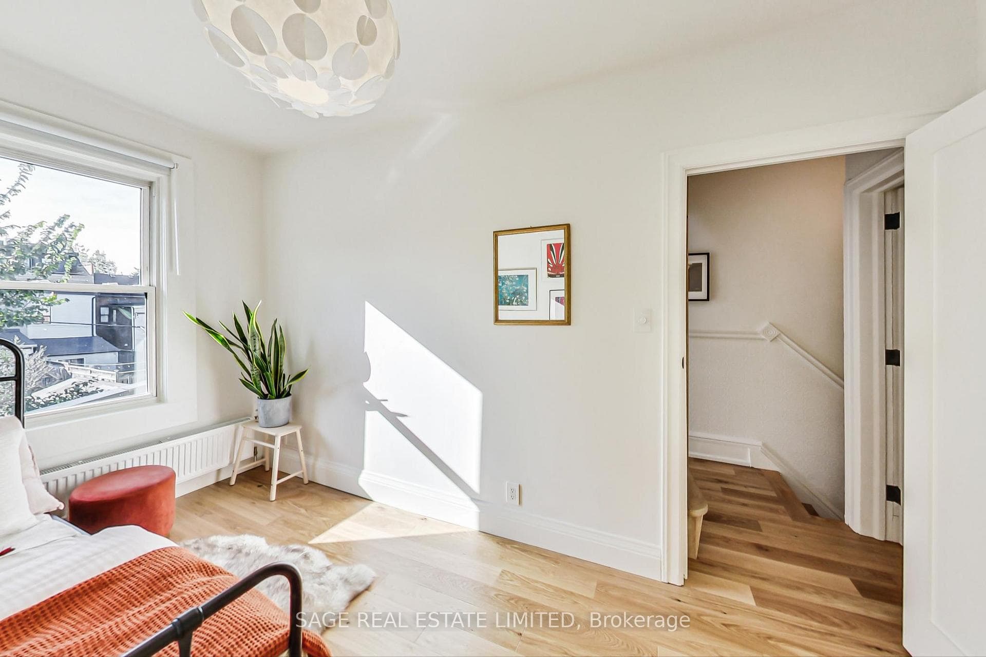 506 Quebec Avenue photo 16