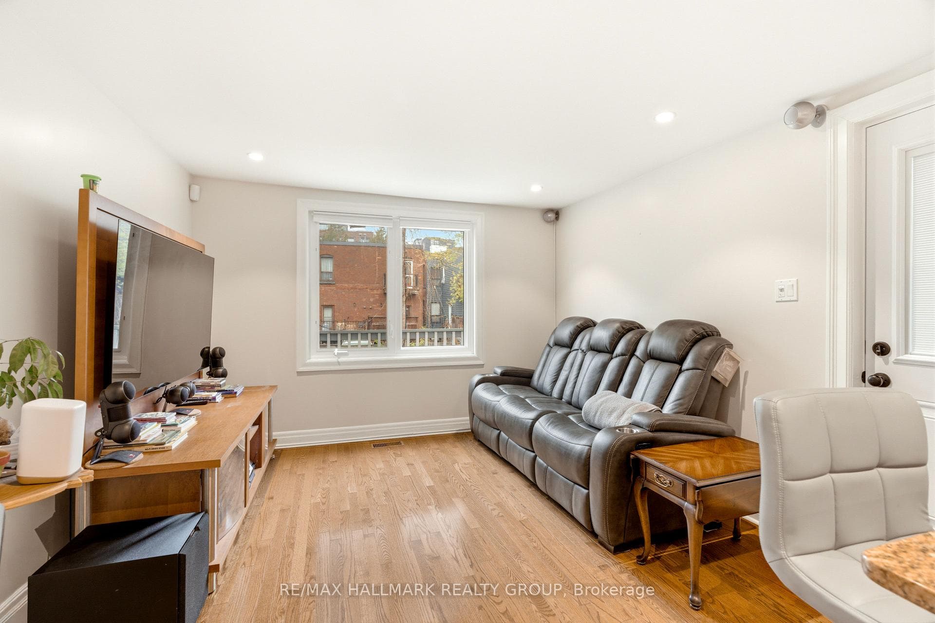 417 Daly Avenue photo 14