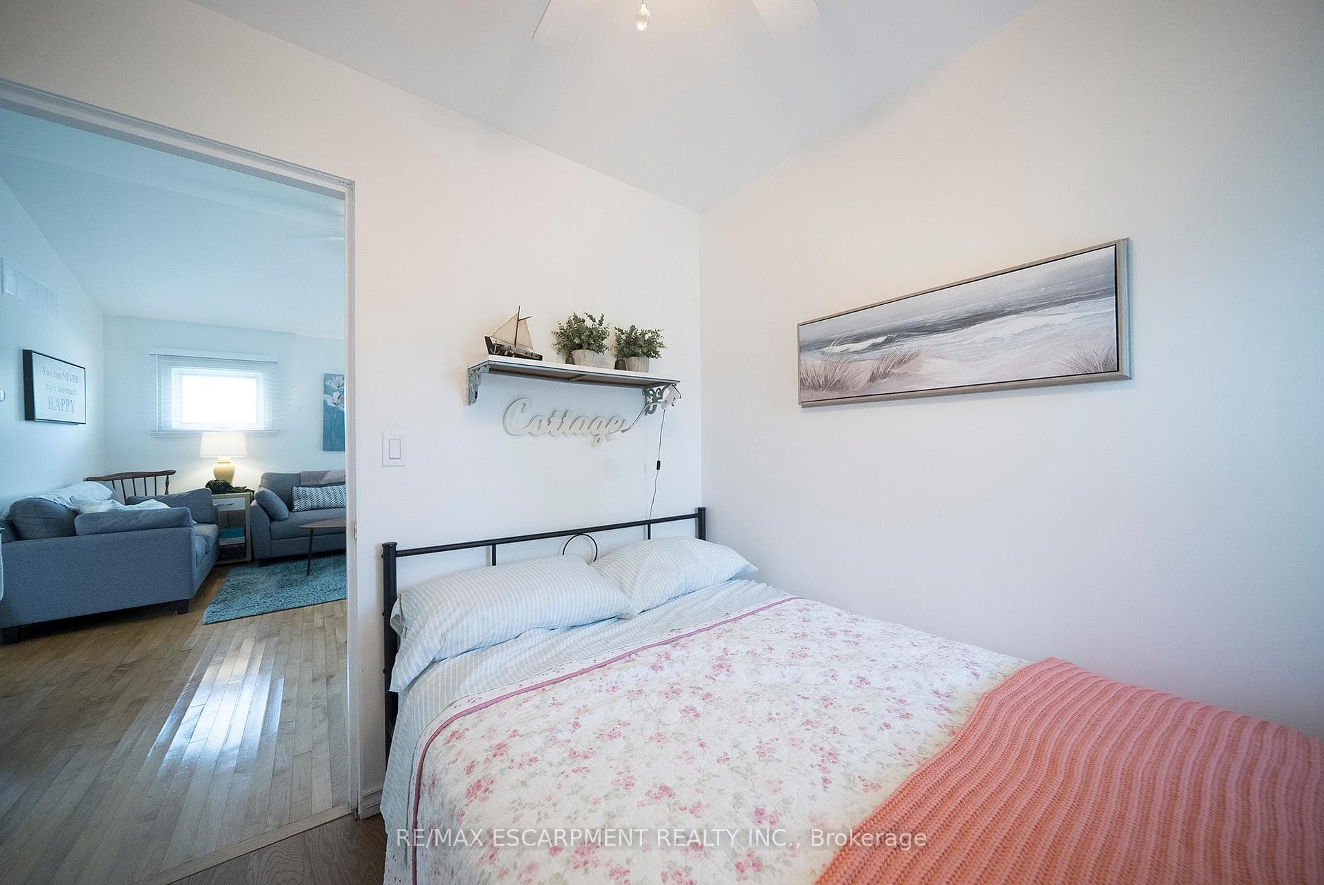 21 FERRIS Street photo 15