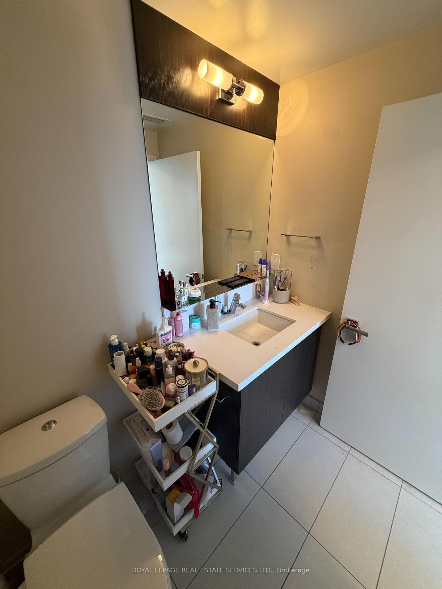 21 Widmer Street Unit 3706 photo 29