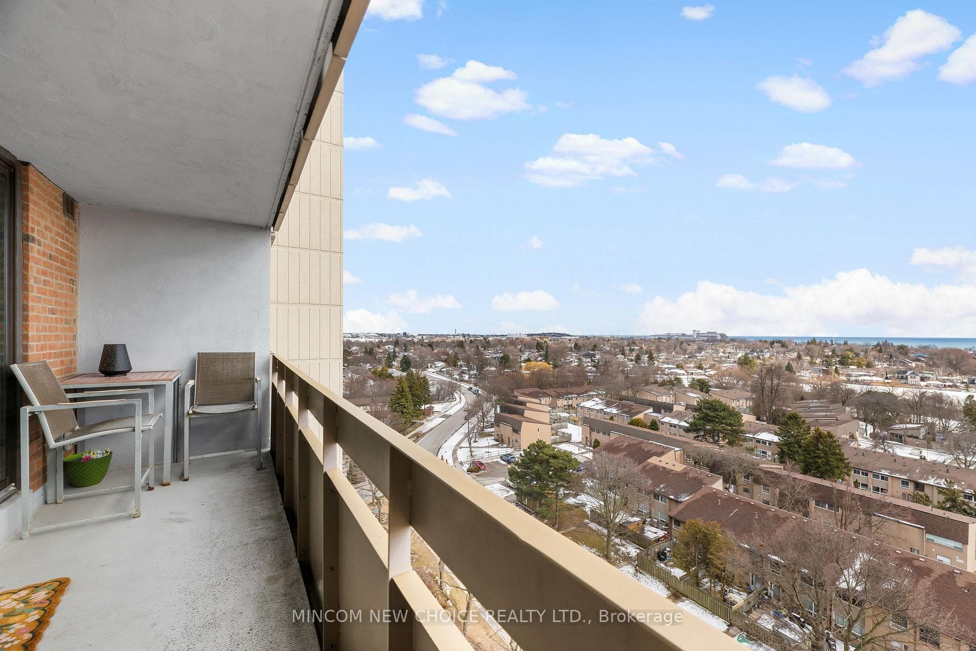 Main Balcony- Expansive Views