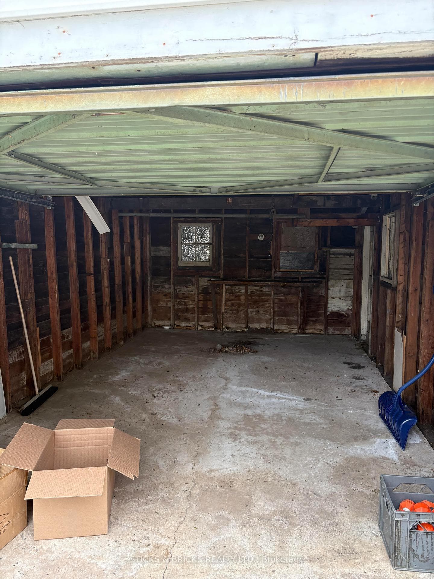 3826 Welland Street photo 3