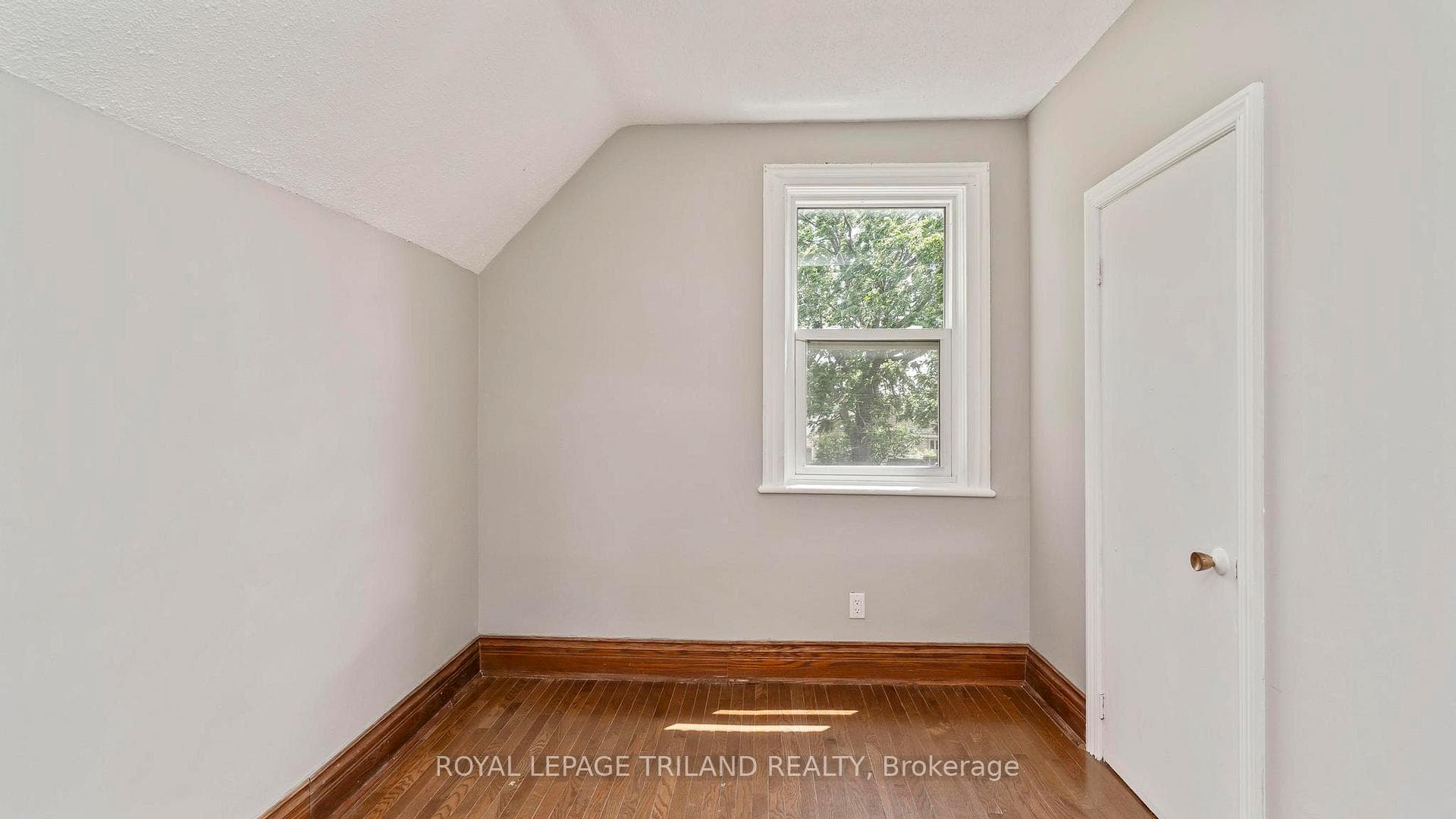 50 FAIRVIEW Avenue photo 17