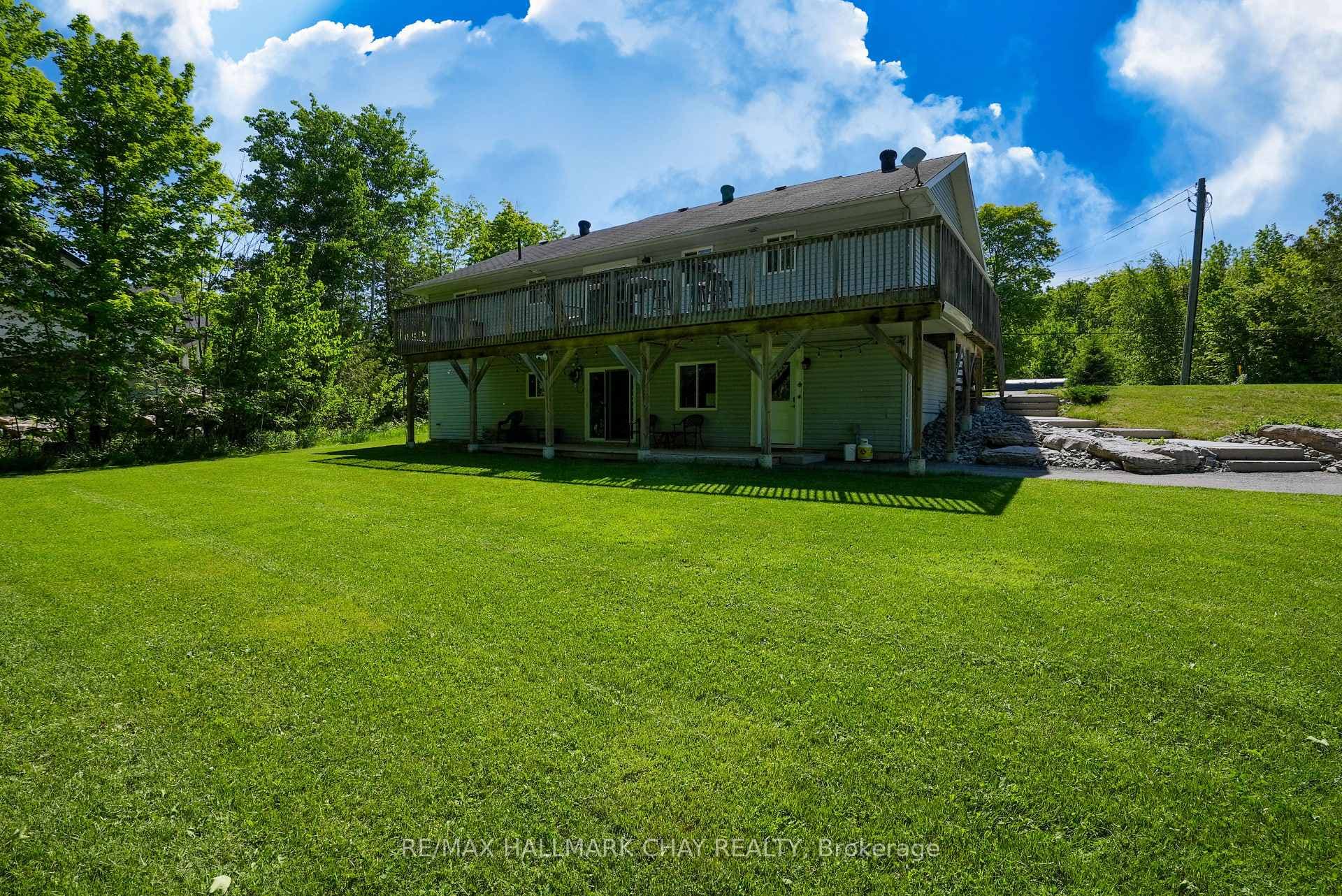 44 Meadows Avenue photo 16