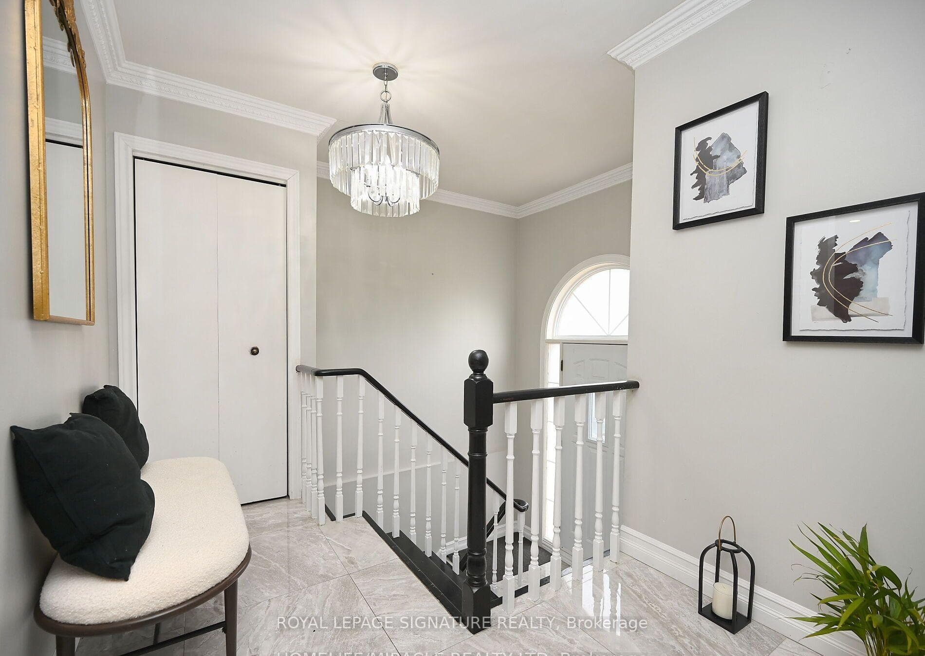 4 Royal Salisbury Way photo 3