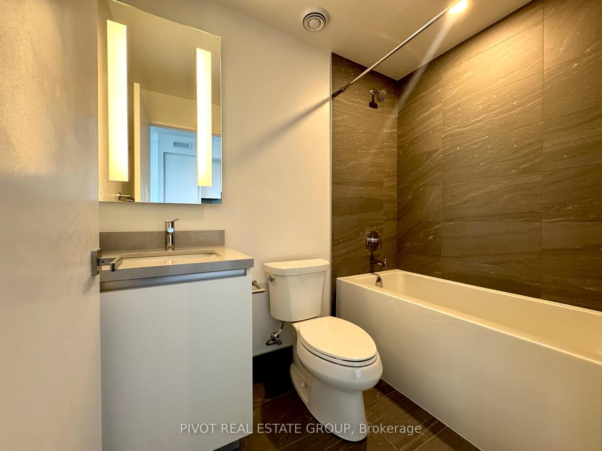 2 Erskine Road Unit 3610 photo 7