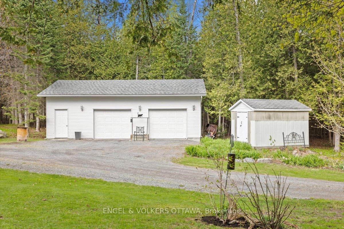 4841 Torbolton Ridge photo 3