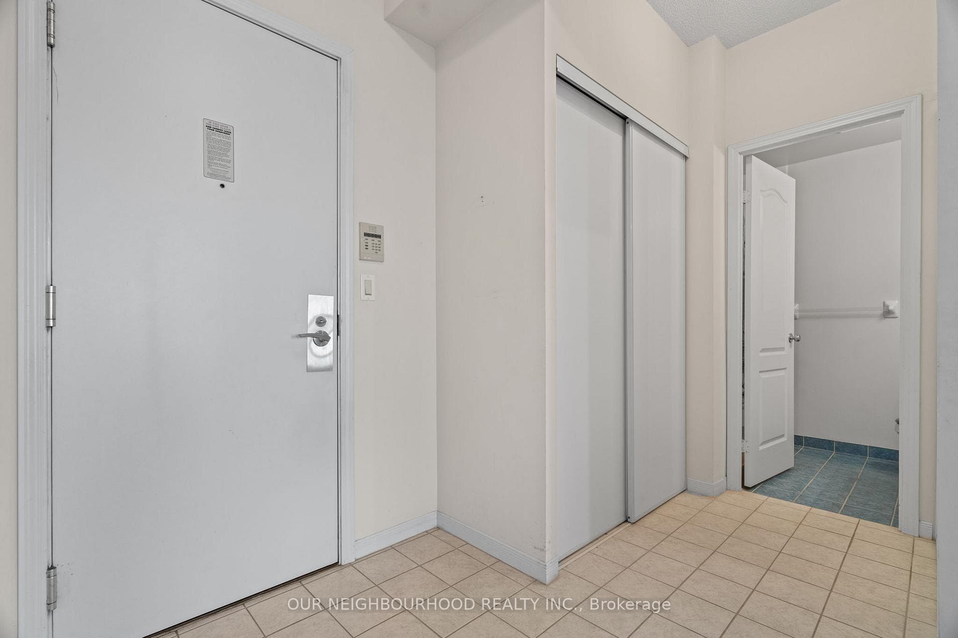 1000 The Esplanade N/A Unit 1708 photo 3
