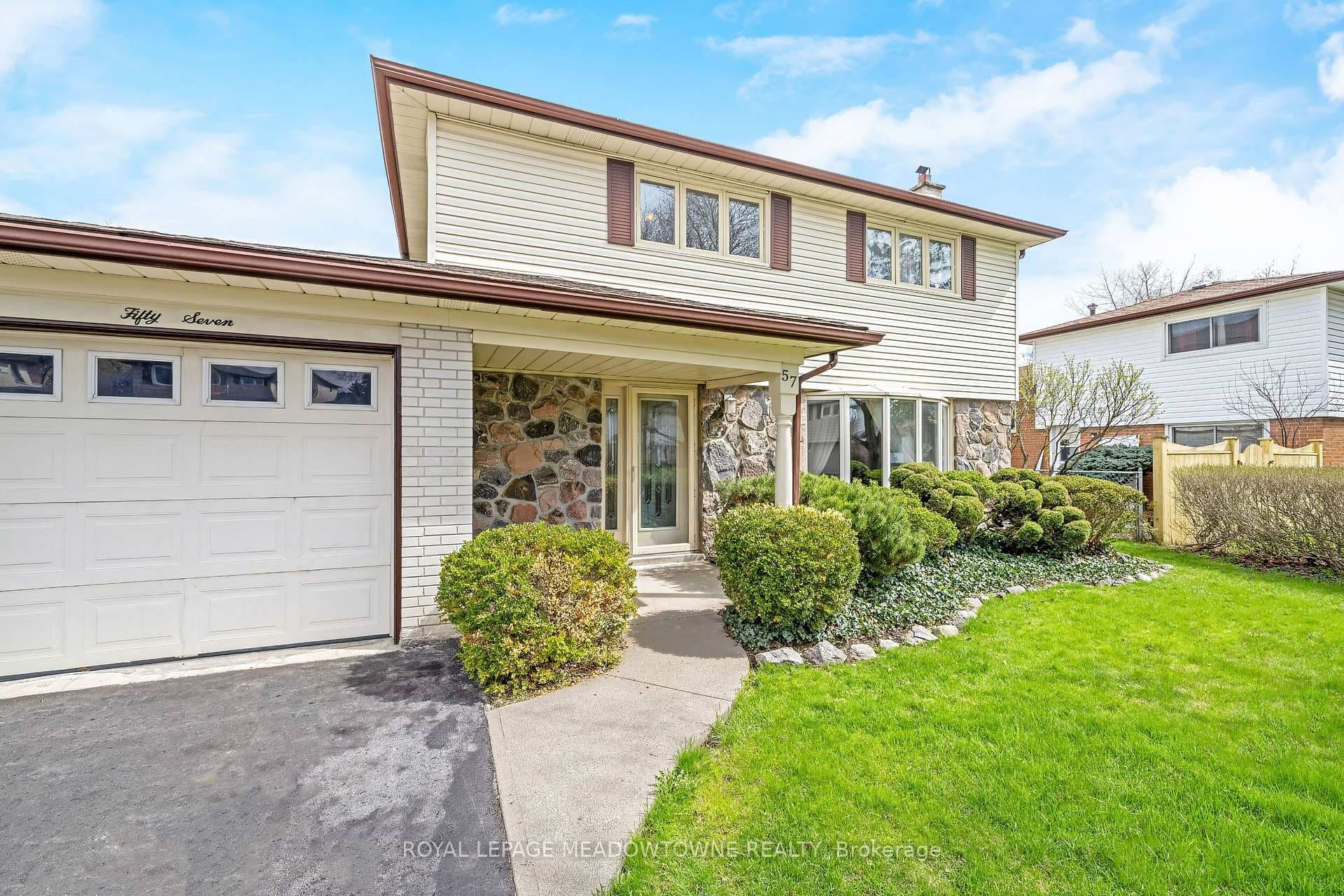 57 Inglewood Drive photo 3