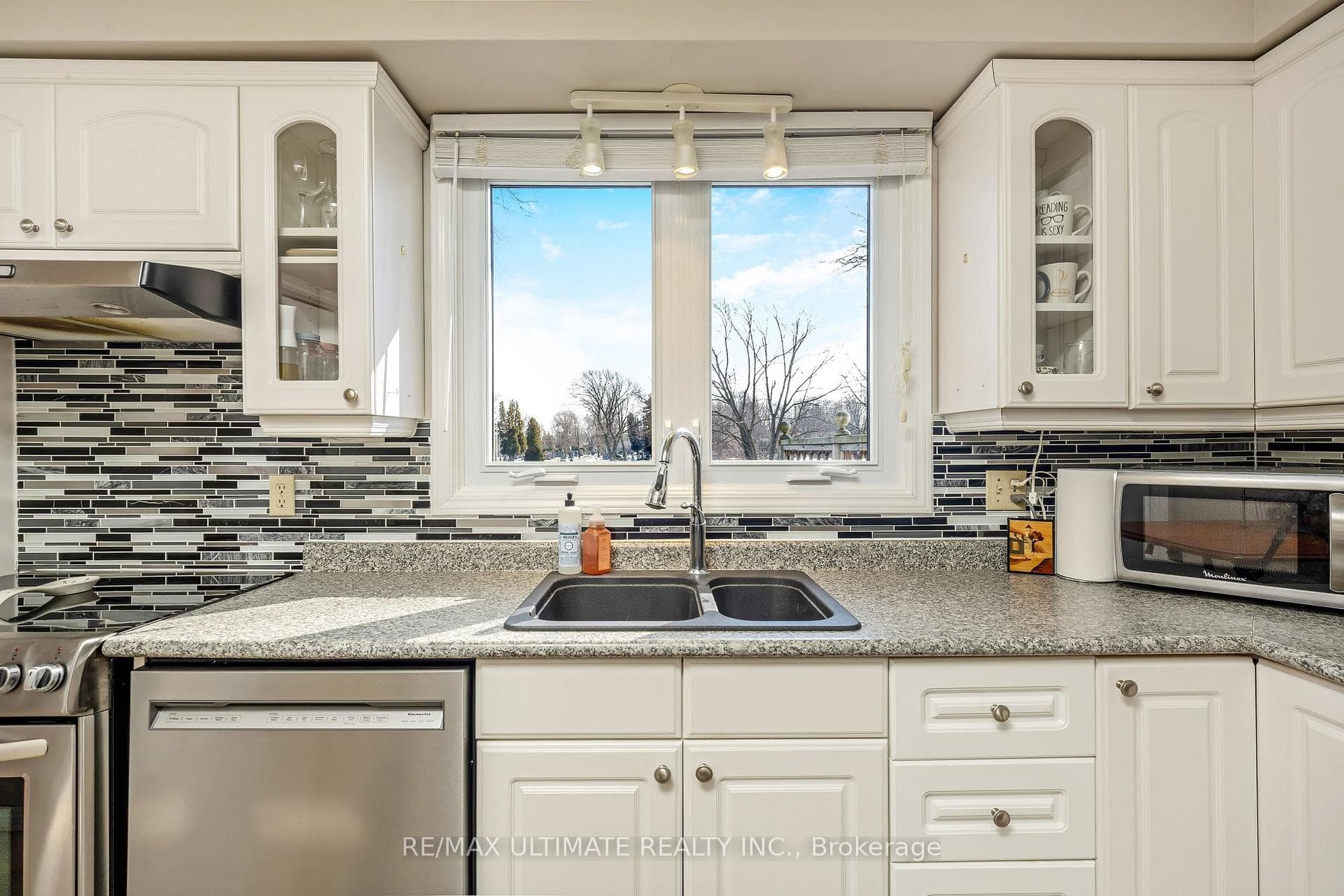 54 Debora Drive photo 19