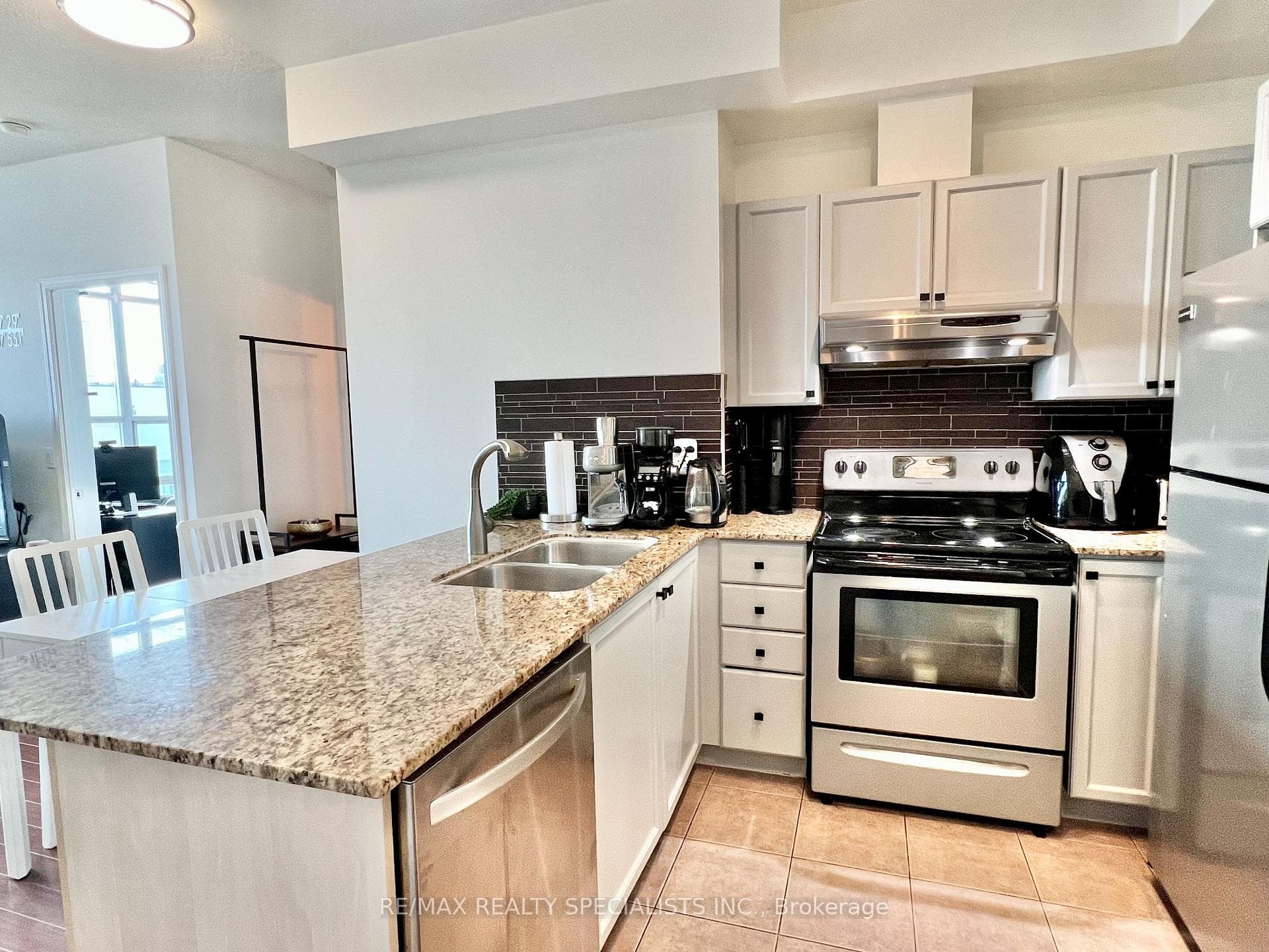33 Elm Drive Unit 2505 photo 2