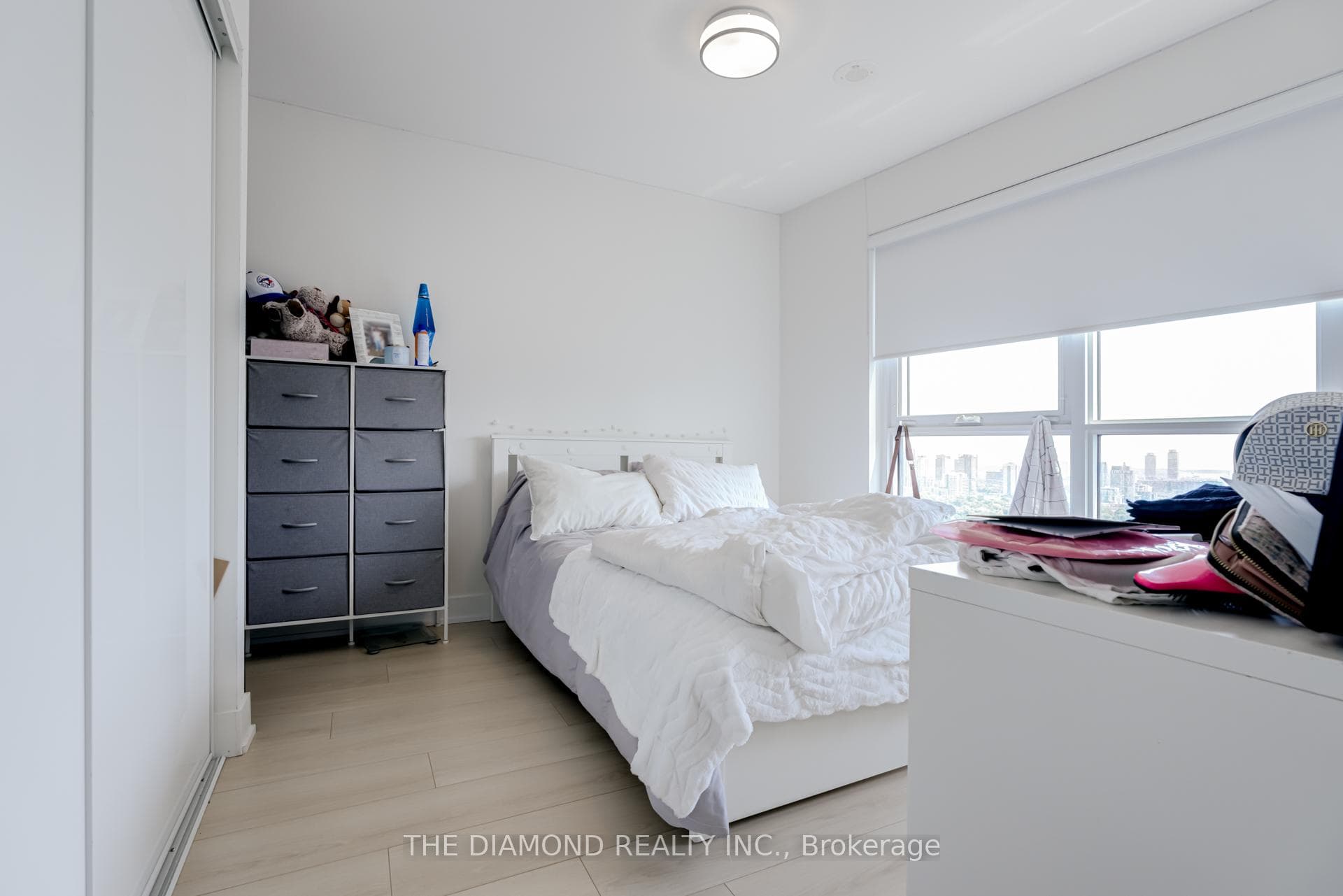 585 Bloor Street Unit 2420 photo 16