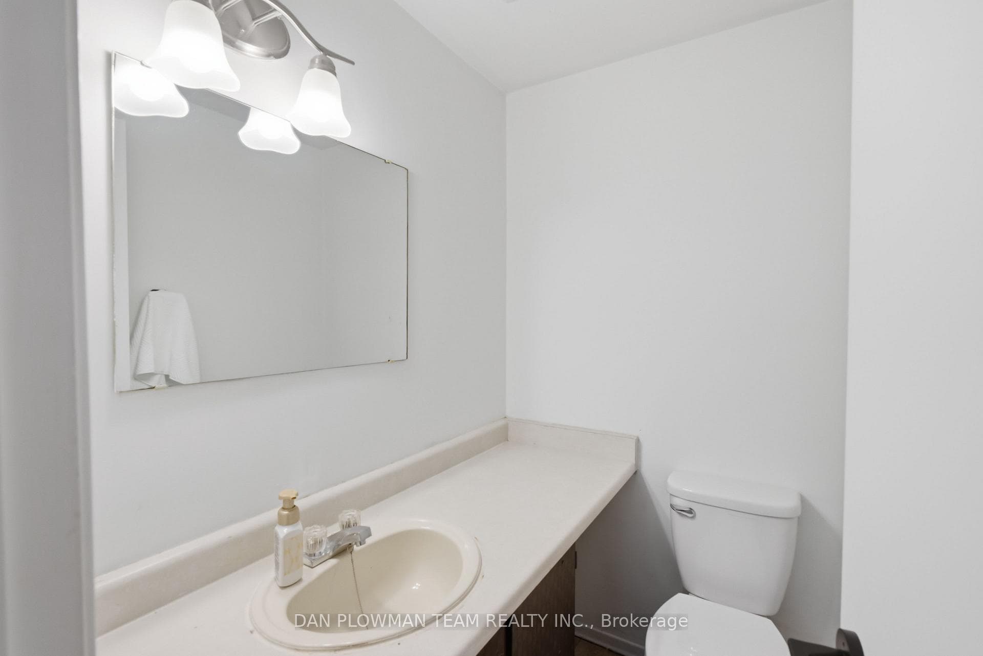 11 Livonia Place Unit 32 photo 15