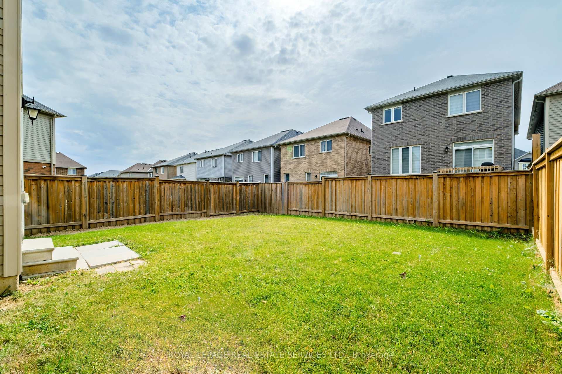 152 Munro Circle photo 47