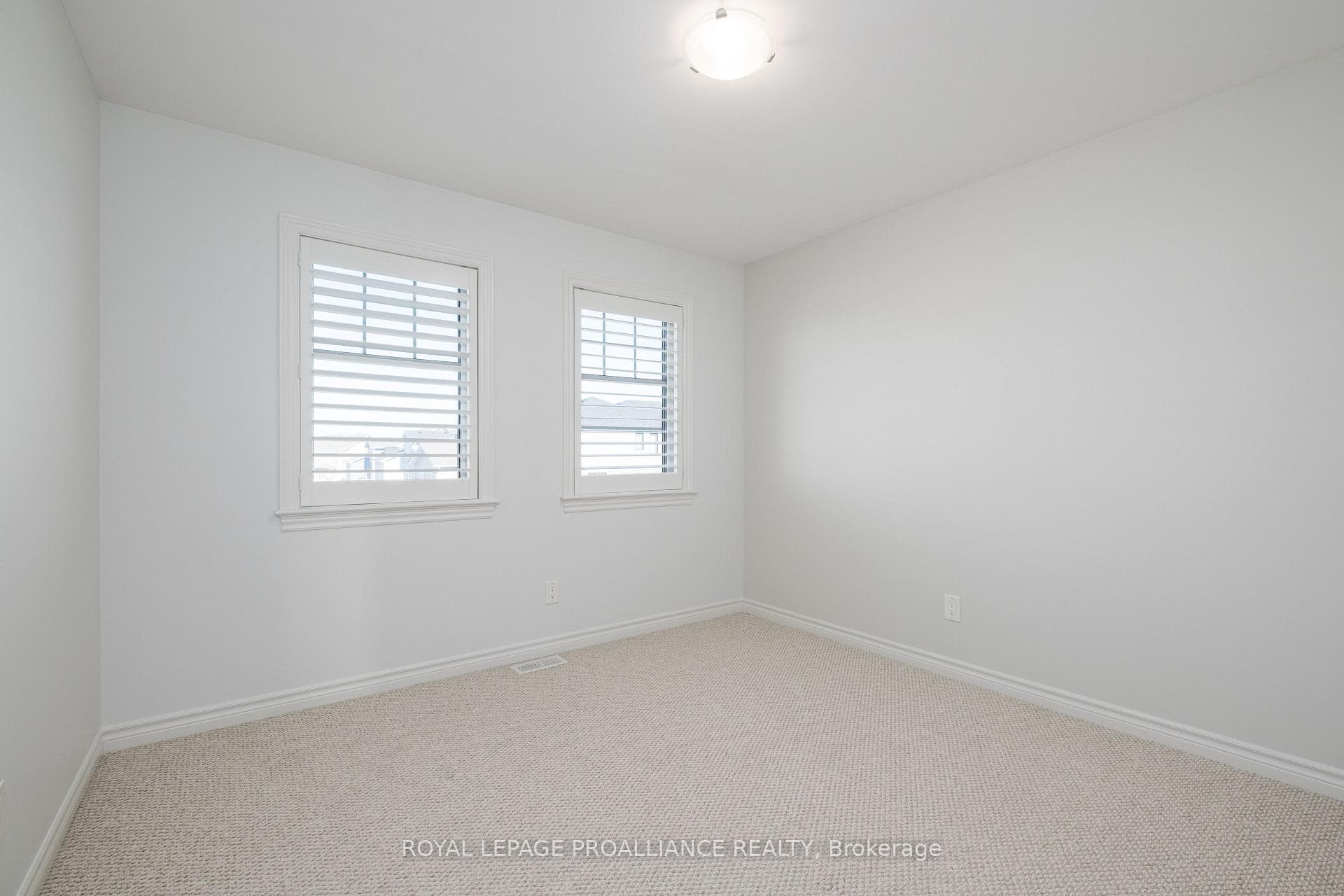 648 Halloway Drive photo 22
